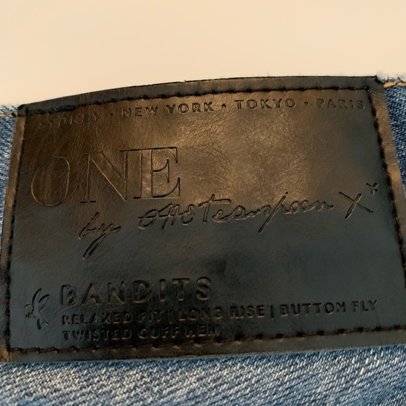 One Teaspoon Bandits twisted cuff jean shorts 26 - Picture 5 of 7